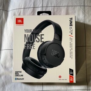 JBL Tune 670NC Wireless Black Headphones